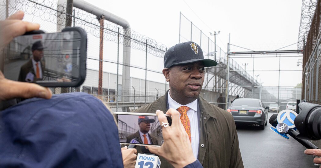 Newark’s Mayor Arrested at Protest Outside ICE Detention Center