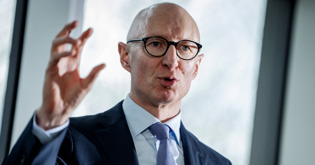 Novo Nordisk to Replace C.E.O. After Losing Edge in Weight-Loss Drugs