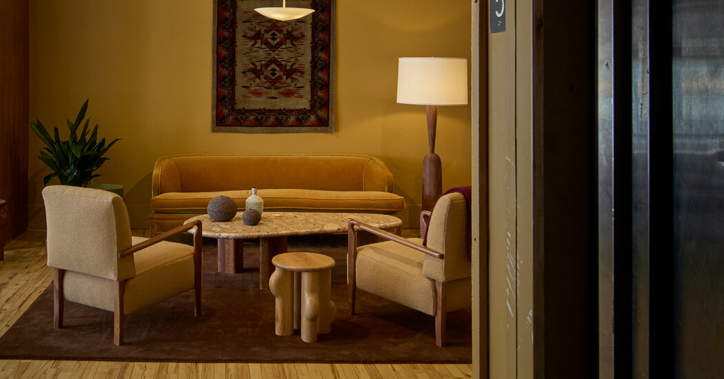 to-find-high-end-furniture-in-new-york-look-up-5JEj45IM.jpg